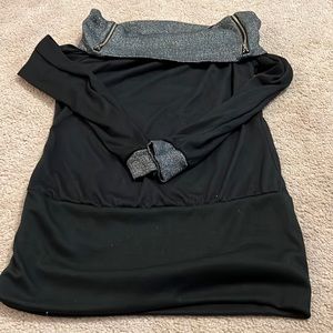 Women’s black long sleeve off the shoulder top size Large